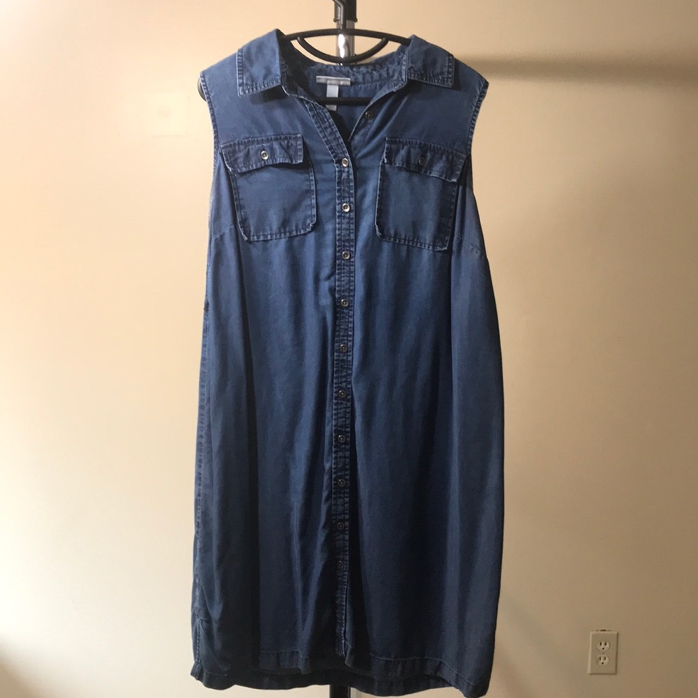 Liz Lange Maternity Blue Jean Dress. EUC. M.